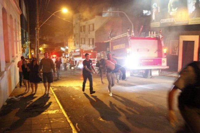 Feridos foram socorridos e levados aos hospitais de Santa Catarina. (Foto: Germano Roratto / Especial)